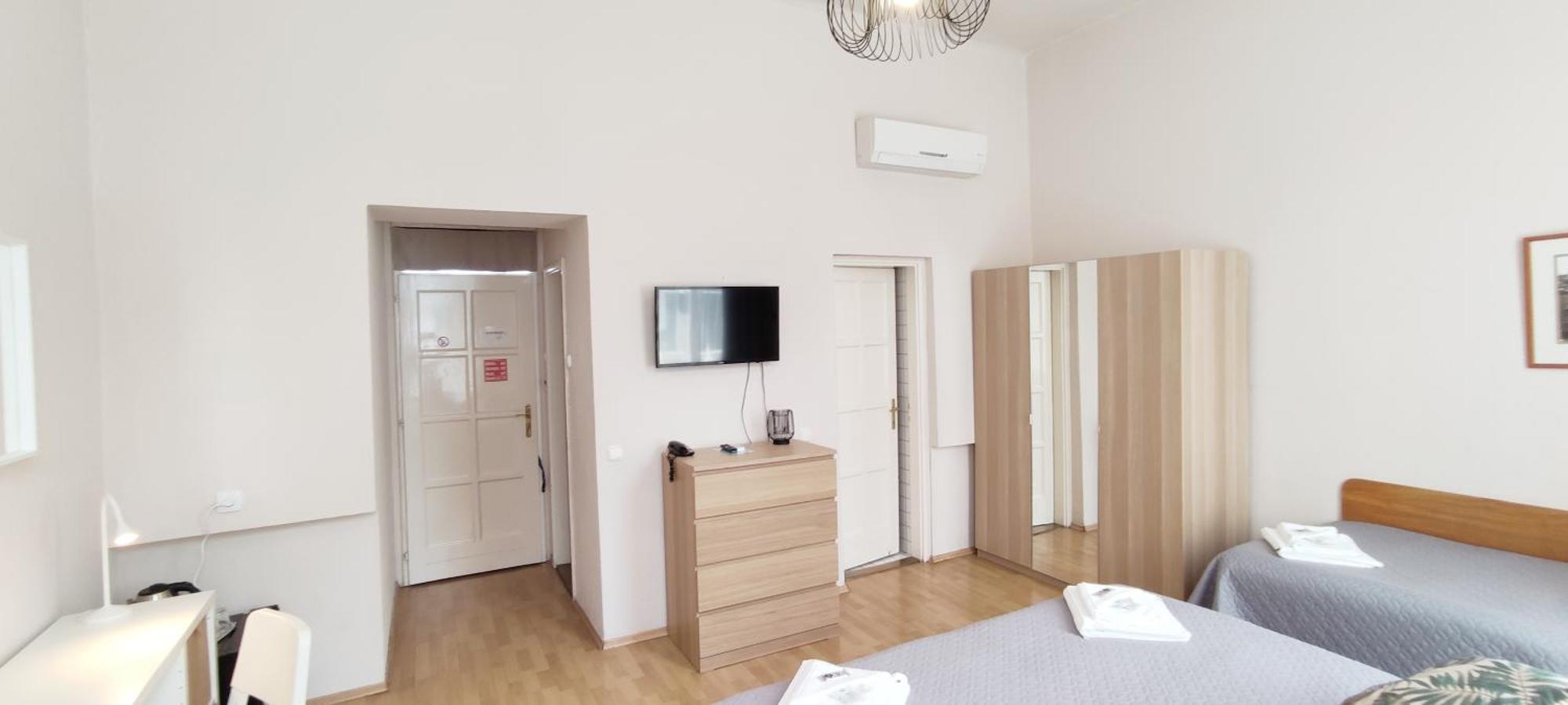 Готель Csaszar 3*
